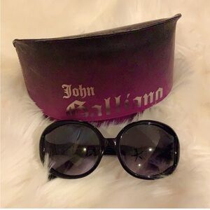 Like new / giftable super rare John Galliano sunglasses.